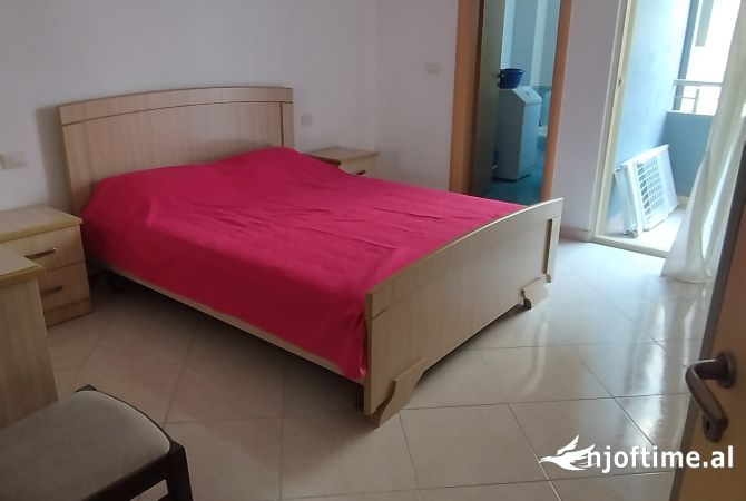 Shtepi ne shitje Apartament ne Fier, 2+1, Mobilimi E mobiluar, Pagesa 85,000  Euro.