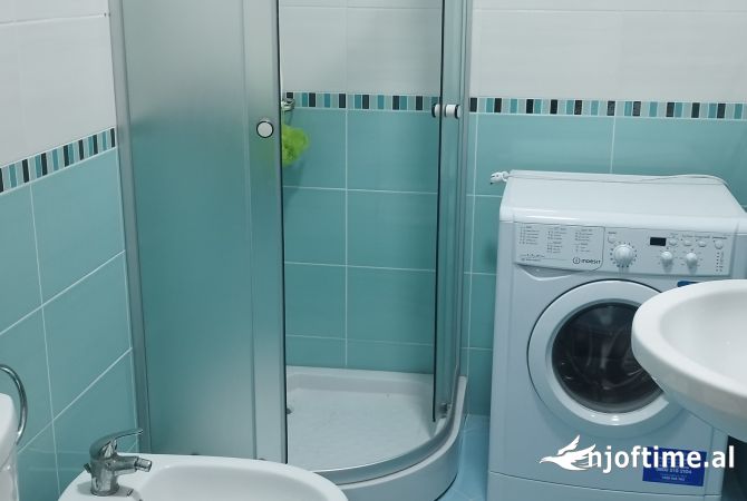 Shtepi ne shitje Apartament ne Fier, 2+1, Mobilimi E mobiluar, Pagesa 85,000  Euro.