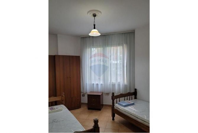Shtepi me qera Apartament ne Tirane, 2+1, Mobilimi E mobiluar, Pagesa 370  Euro.