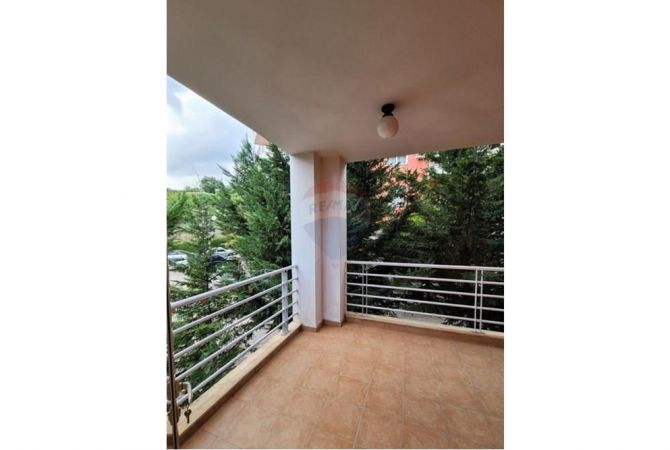 Shtepi me qera Apartament ne Tirane, 2+1, Mobilimi E mobiluar, Pagesa 370  Euro.