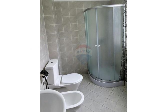 Shtepi me qera Apartament ne Tirane, 2+1, Mobilimi E mobiluar, Pagesa 370  Euro.