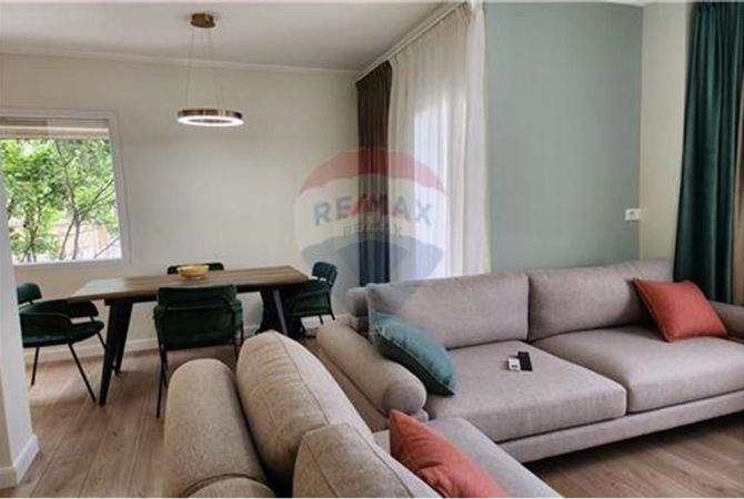 Shtepi me qera Apartament ne Tirane, 2+1, Mobilimi E mobiluar, Pagesa 950  Euro.
