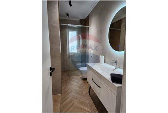 Shtepi me qera Apartament ne Tirane, 2+1, Mobilimi E mobiluar, Pagesa 950  Euro.