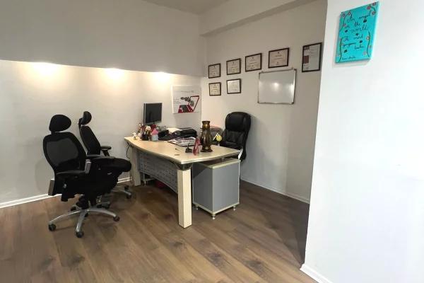 Business Property for Rent 3+1 in Tirana - 450 Euro