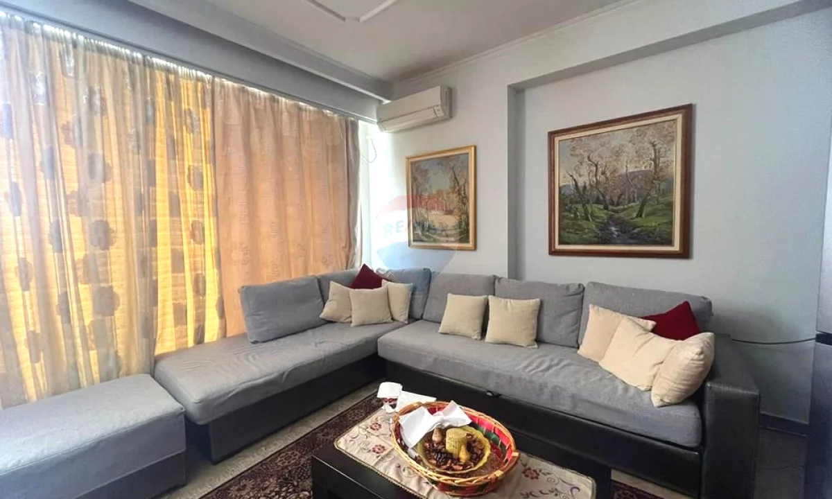 Shtepi me qera Apartament ne Tirane, 2+1, Mobilimi E mobiluar, Pagesa 700  Euro.