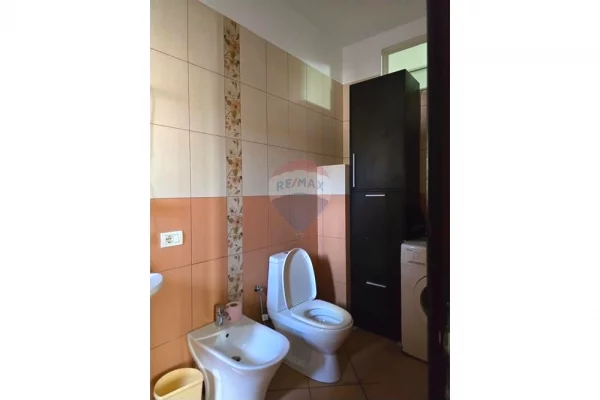 Shtepi me qera Apartament ne Tirane, 2+1, Mobilimi E mobiluar, Pagesa 600  Euro.