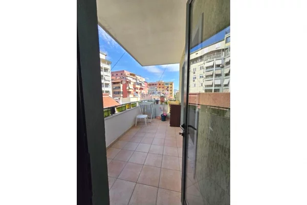 Shtepi me qera Apartament ne Tirane, 2+1, Mobilimi E mobiluar, Pagesa 600  Euro.