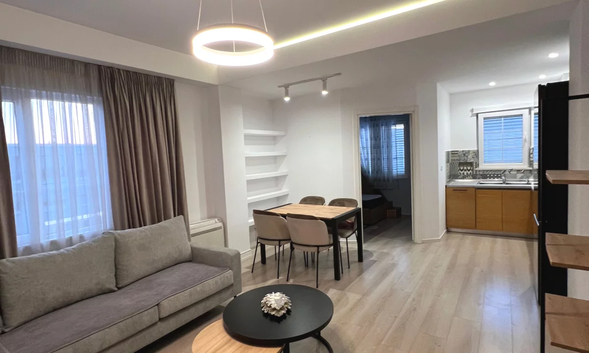 Shtepi me qera Apartament ne Tirane, 2+1, Mobilimi E mobiluar, Pagesa 500  Euro.
