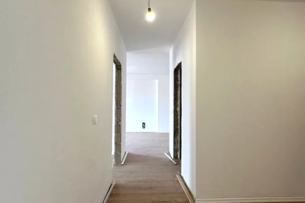 Shtepi ne shitje Apartament ne Tirane, 2+1, Mobilimi Bosh, pa mobiluar, Pagesa 21,615,000  Leke.