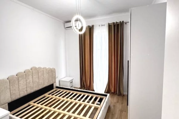 Shitet Apartament 2+1-Rrethi Astir.