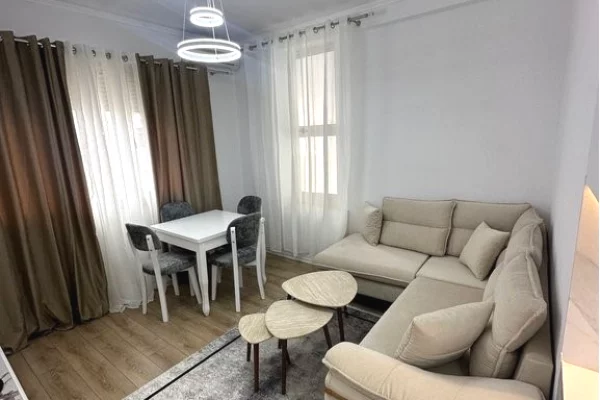 Shtepi ne shitje Apartament ne Tirane, 2+1, Mobilimi E mobiluar, Pagesa 14,500,000  Leke.