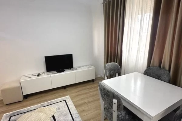 Shtepi ne shitje Apartament ne Tirane, 2+1, Mobilimi E mobiluar, Pagesa 14,500,000  Leke.