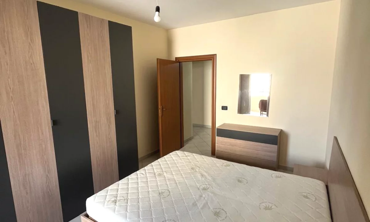 Shtepi ne shitje Apartament ne Tirane, 1+1, Mobilimi E mobiluar, Pagesa 11,500,000  Leke.