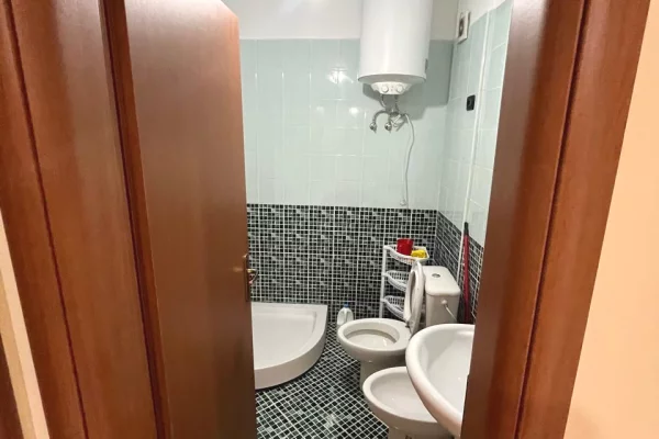 Shtepi ne shitje Apartament ne Tirane, 1+1, Mobilimi E mobiluar, Pagesa 11,500,000  Leke.