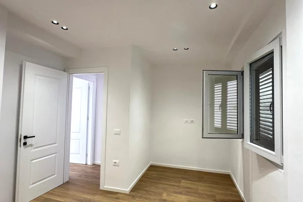 Apartment for sale in Tirana 1+1, Emty