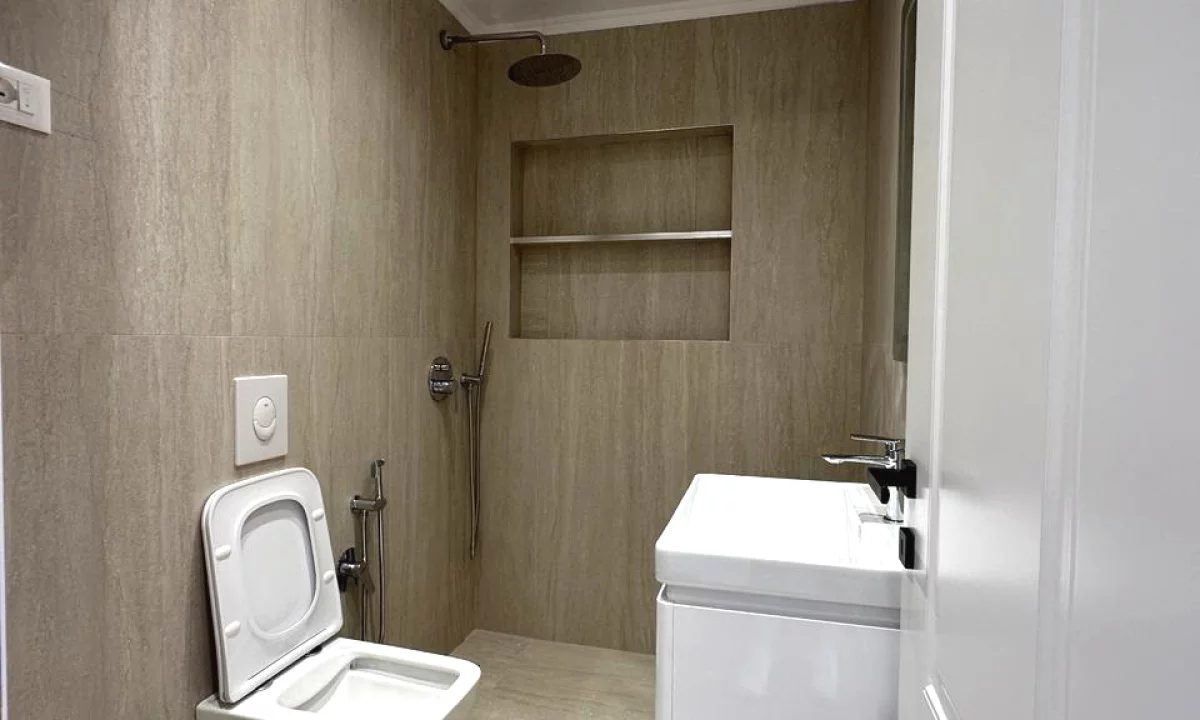 Apartment for sale in Tirana Garsoniere, Emty