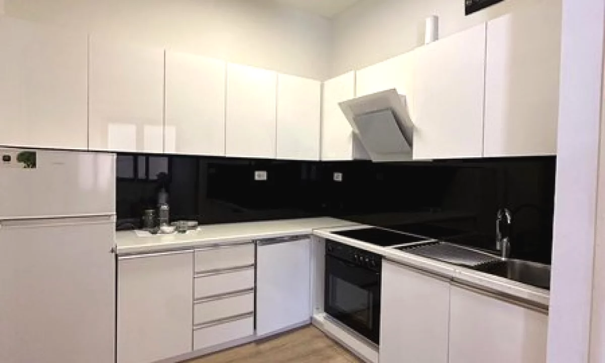 Shtepi me qera Apartament ne Tirane, 1+1, Mobilimi Pjeserisht e mobiluar, Pagesa 550  Euro.