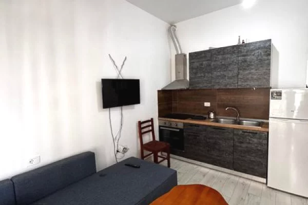 Shtepi me qera Garsoniere ne Tirane - 300 Euro