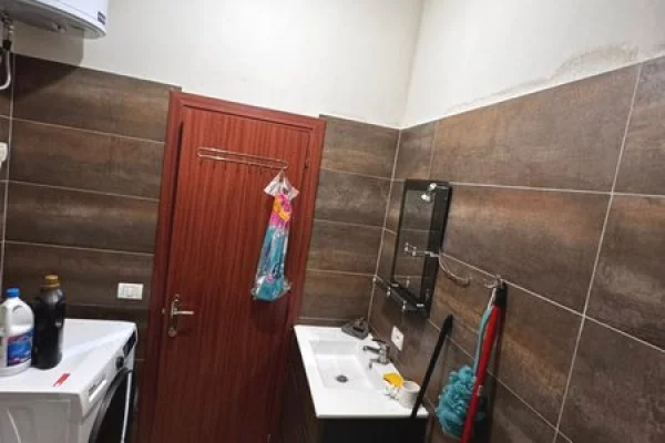 Shtepi me qera Apartament ne Tirane, Garsoniere, Mobilimi E mobiluar, Pagesa 300  Euro.