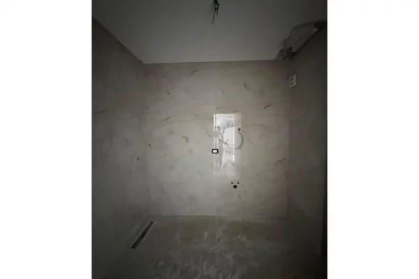 Shtepi ne shitje Apartament ne Tirane, 2+1, Mobilimi Bosh, pa mobiluar, Pagesa 155,720  Euro.