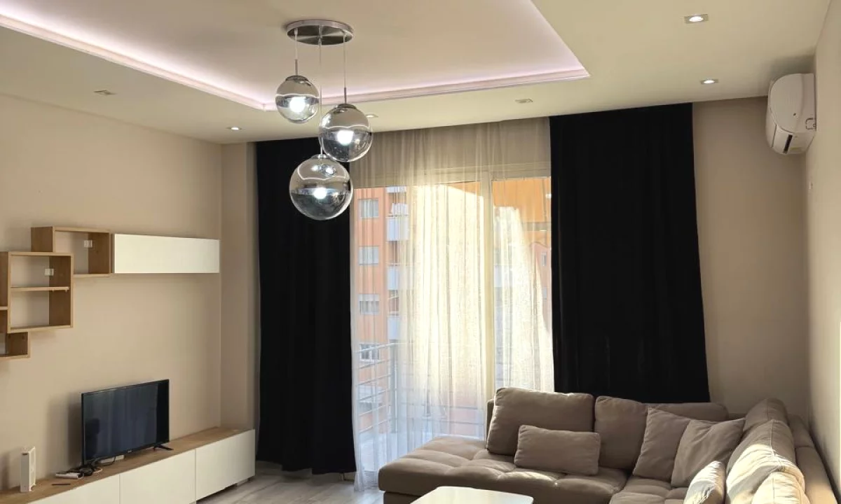 Shtepi ne shitje Apartament ne Tirane, 2+1, Mobilimi E mobiluar, Pagesa 162,000,000  Leke.