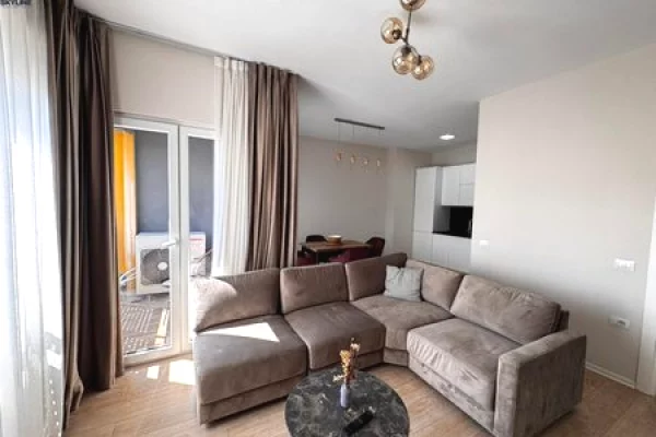 Jepet Apartament me Qera 2+1-Rruga e Kosovareve.