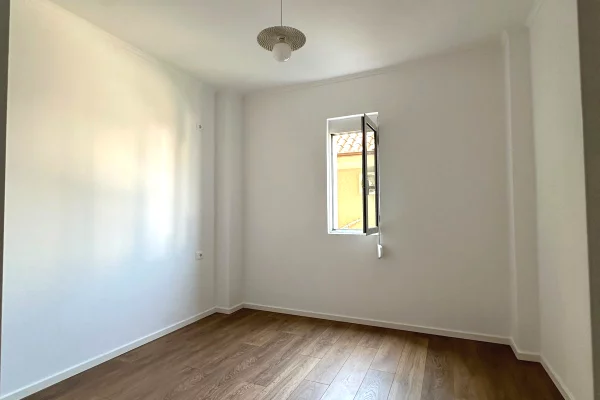 Shitet Apartament 1+1-Rruga Dritan Hoxha,Laprake