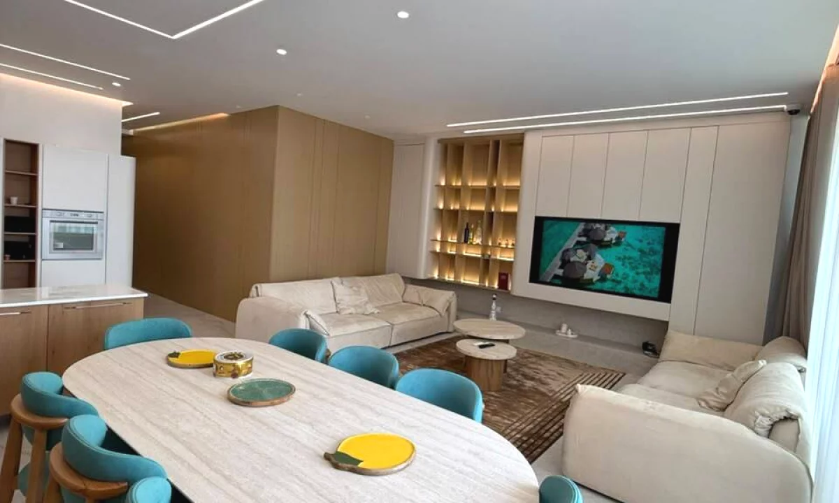 Shtepi ne shitje Apartament ne Himare, 3+1, Mobilimi E mobiluar, Pagesa 1,100,000  Euro.