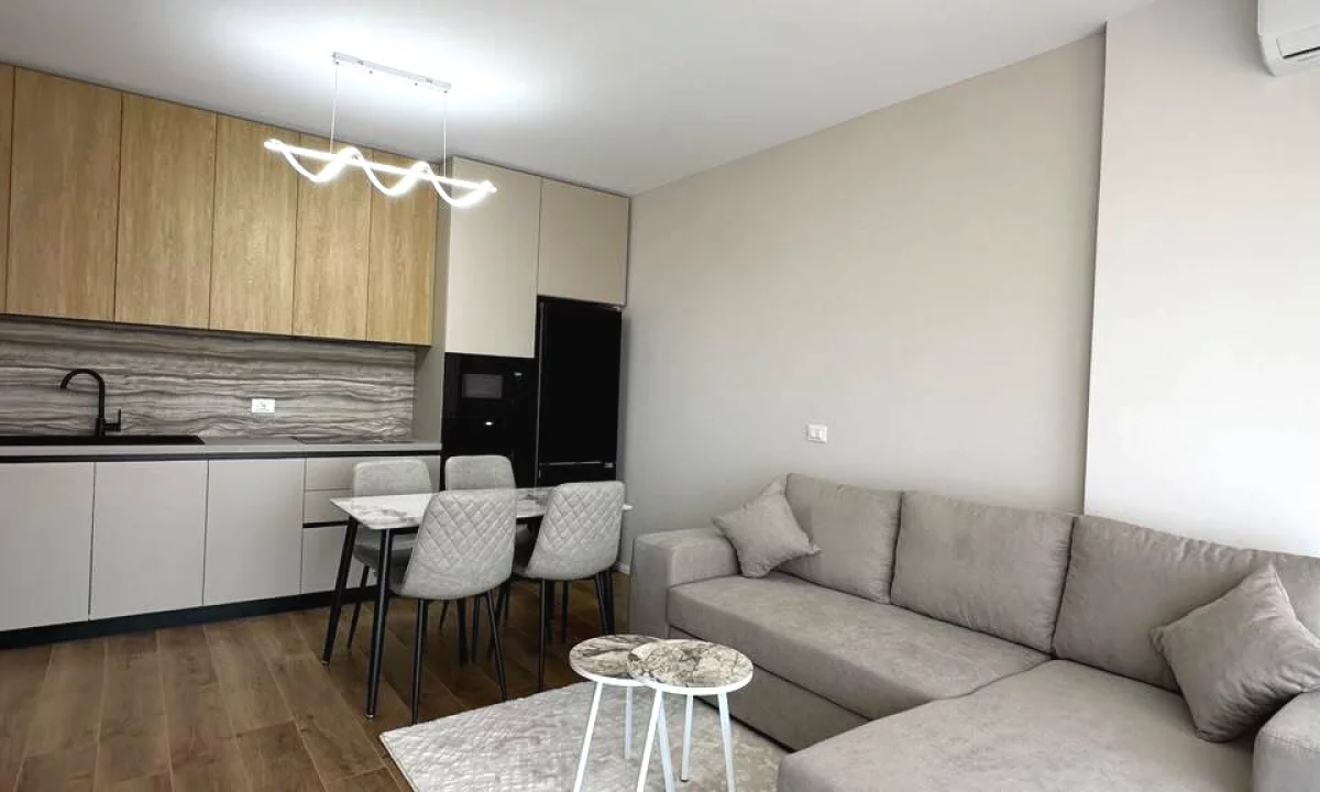 Shtepi me qera Apartament ne Tirane, 2+1, Mobilimi E mobiluar, Pagesa 70,000  Leke.