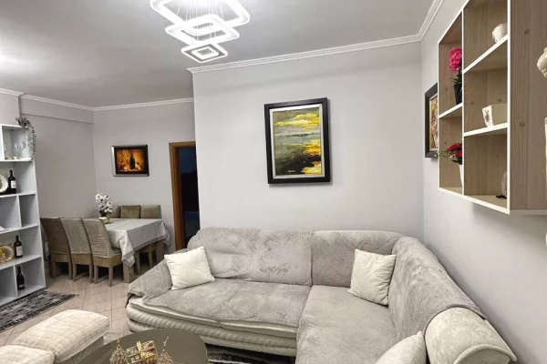  Shitet Apartament 2+1 në Yzberisht!