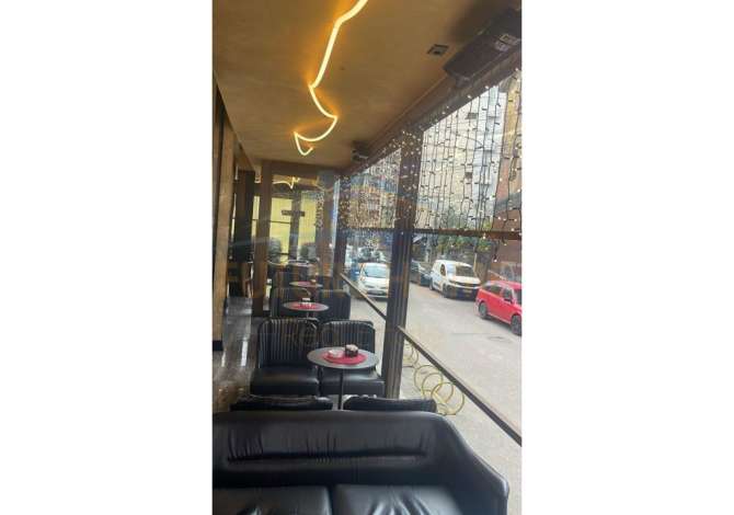 Ambient biznesi me qera 2+1 ne Tirane - 1,805 Euro