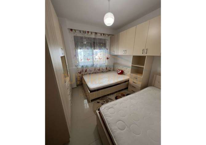 Shtepi me qera Apartament ne Tirane, 2+1, Mobilimi E mobiluar, Pagesa 450  Euro.
