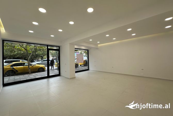 Business Property for Rent 1+1 in Tirana - 2,000 Euro