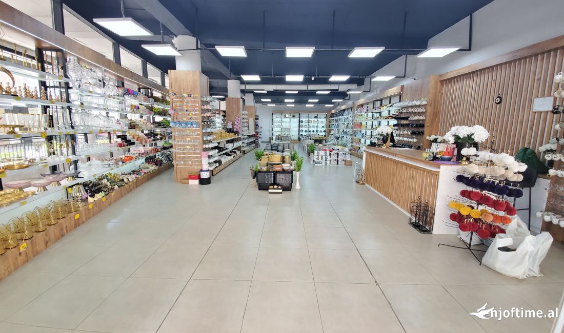 Shitet Ambjent Biznesi, Komuna e Parisit,Tirane 