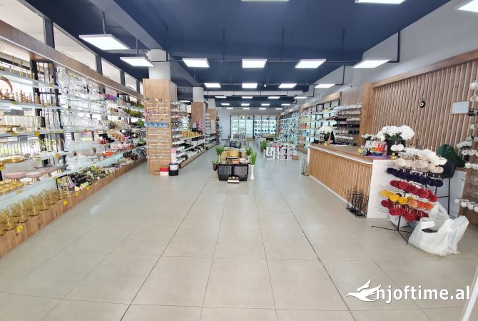 Business Property in Sale 1+1 in Tirana - 1,600,000 Euro