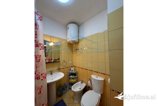 Shtepi me qera Apartament ne Tirane, 1+1, Mobilimi E mobiluar, Pagesa 350  Euro.