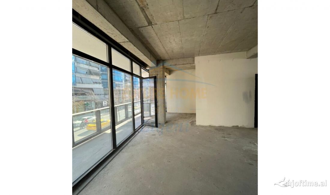 Shitet, Ambient Biznesi, Rruga e Dibres,Tirane.