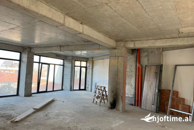 Shitet, Ambient Biznesi, Rruga e Dibres,Tirane.