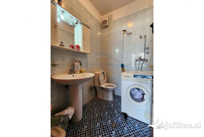 Shtepi me qera Apartament ne Tirane, 2+1, Mobilimi E mobiluar, Pagesa 1,000  Euro.