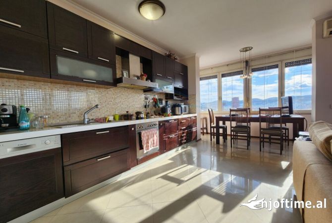 Shtepi me qera Apartament ne Tirane, 2+1, Mobilimi E mobiluar, Pagesa 1,000  Euro.