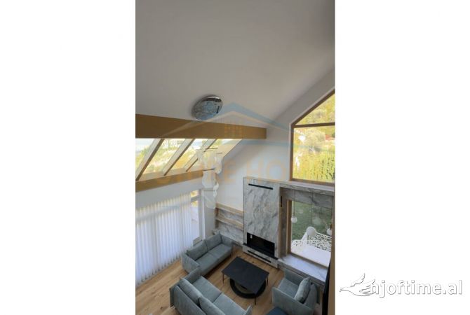 Qera, Vilë, Petrelë