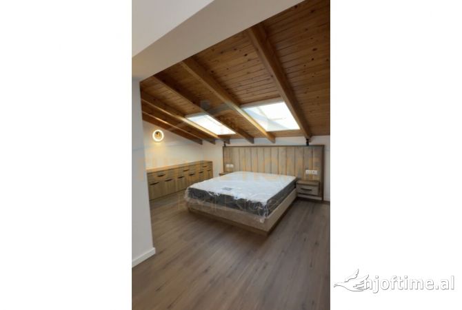 Shtepi me qera Vila Luksoze ne Tirane, 6+1, Mobilimi E mobiluar, Pagesa 3,400  Euro.