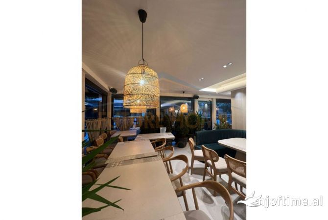 Ambiente Commerciale in Vendita 1+1 a Tirana - 370,000 Euro