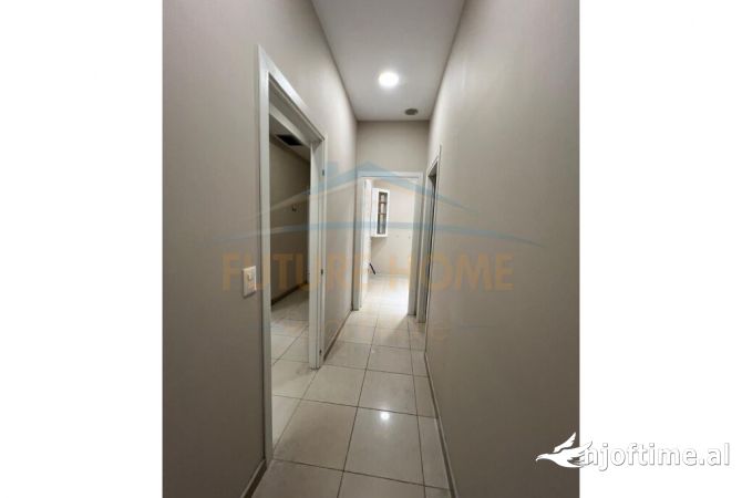 Shitet, Ambjent Biznesi, Qender, Tirane.