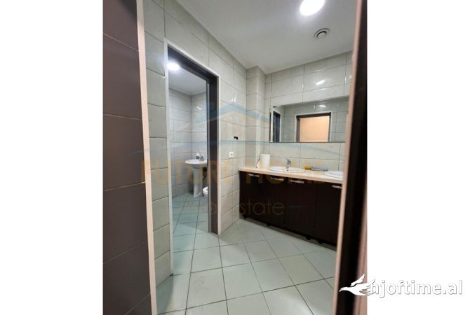 Qira, Ambjent Biznesi, Qender, Tirane.