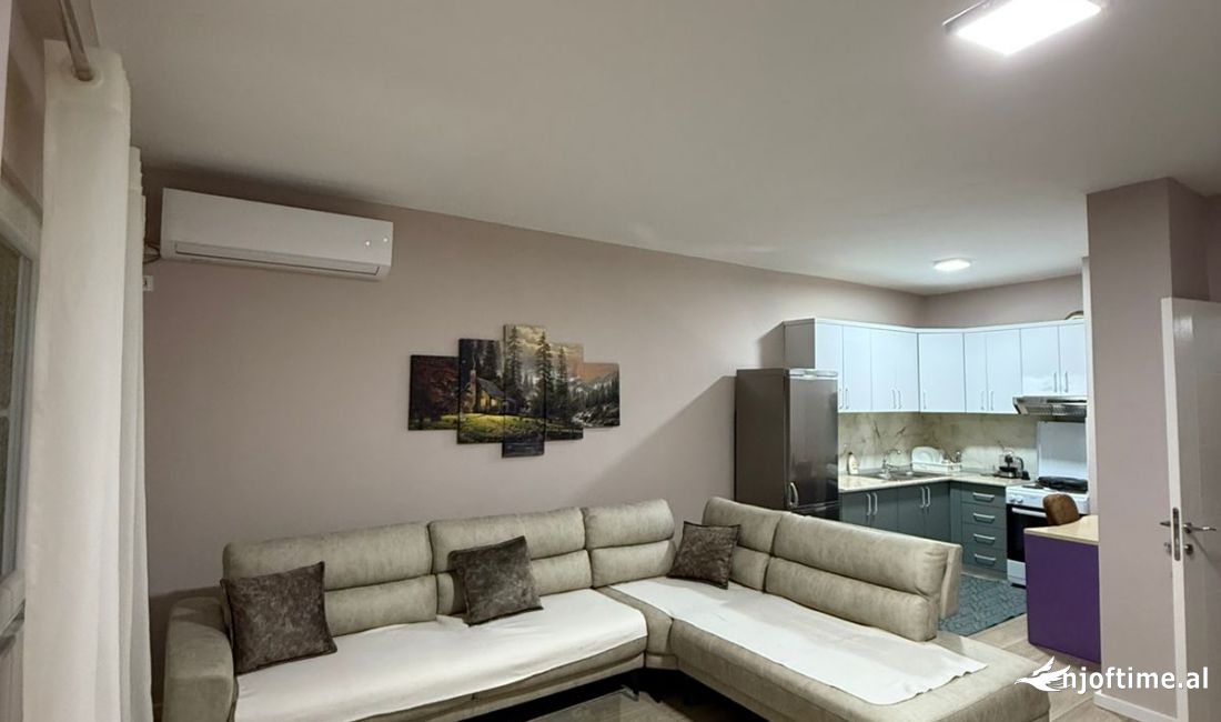 Shtepi me qera Apartament ne Tirane, 2+1, Mobilimi E mobiluar, Pagesa 500  Euro.