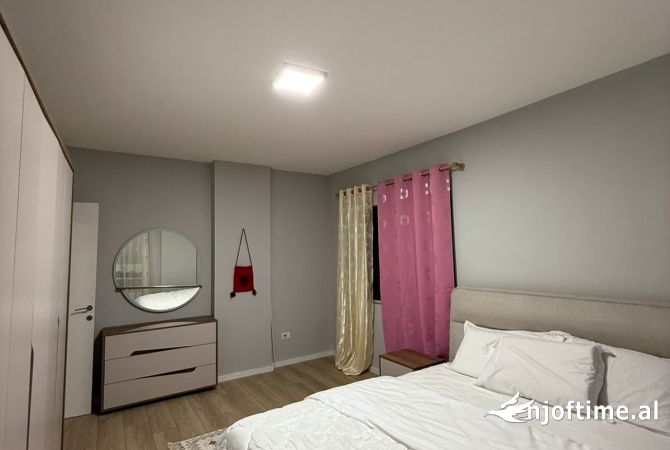 Shtepi me qera Apartament ne Tirane, 2+1, Mobilimi E mobiluar, Pagesa 500  Euro.