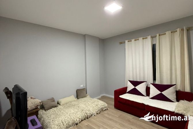 Shtepi me qera Apartament ne Tirane, 2+1, Mobilimi E mobiluar, Pagesa 500  Euro.