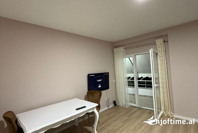 Shtepi me qera Apartament ne Tirane, 2+1, Mobilimi E mobiluar, Pagesa 500  Euro.