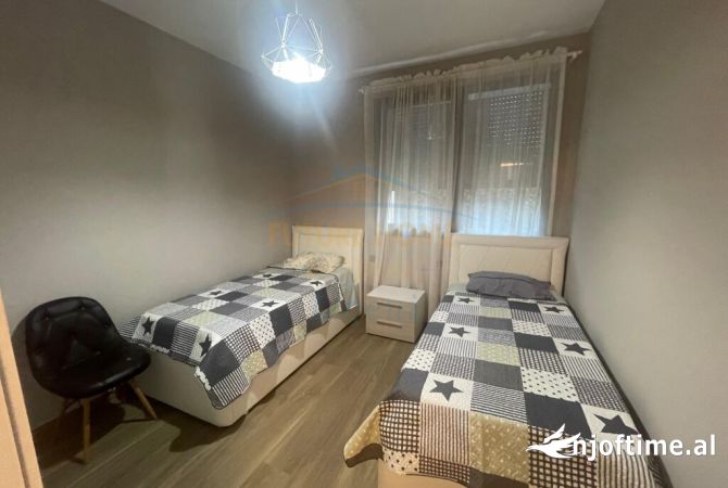 Shtepi me qera Apartament ne Tirane, 2+1, Mobilimi E mobiluar, Pagesa 1,700  Euro.